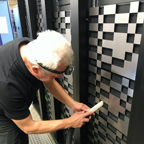 Rechenzentrum-Techniker bei der Arbeit